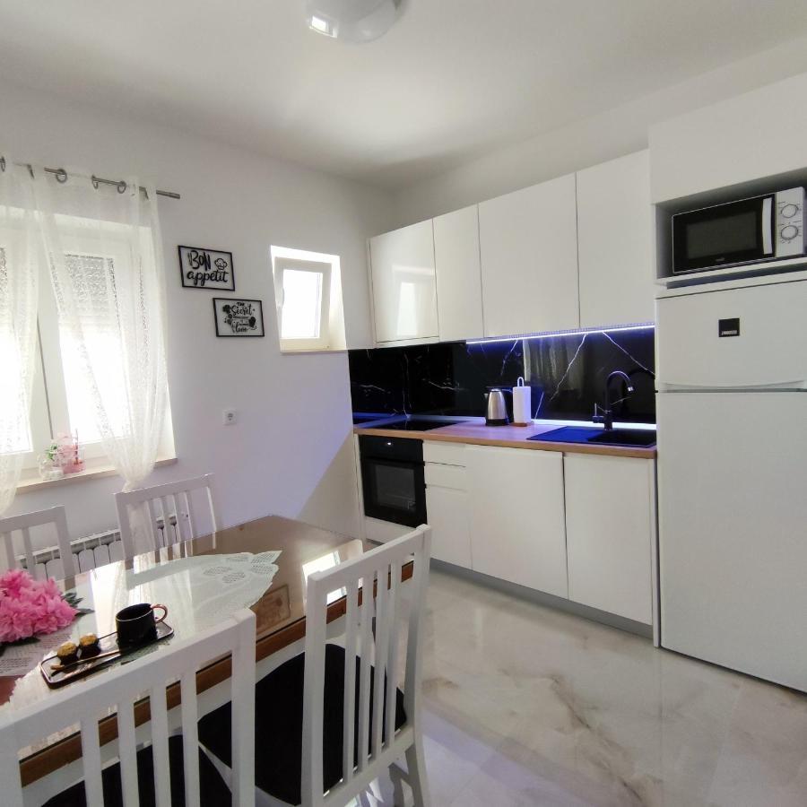 Apartman Rivana Baska Voda Ngoại thất bức ảnh